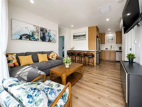 559 E Juanita Ave #B Photo 1