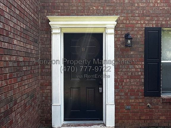 4th image of 4078 Hidden Hollow Dr APT B