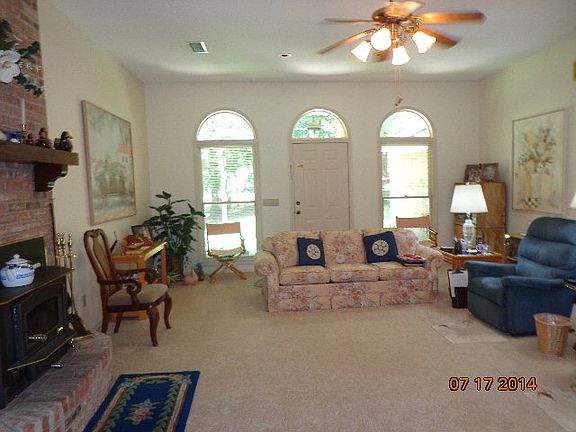 2nd image of 203 Jackson Cir