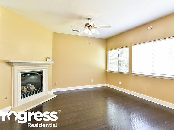 3rd image of 10750 Cobblecreek Way