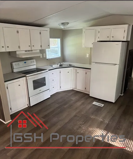 24 Camelot Ln — Photo 4