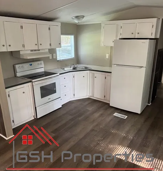 24 Camelot Ln #1 — Photo 4