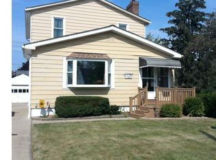 1568 Fruitland Ave, Mayfield Heights, OH 44124