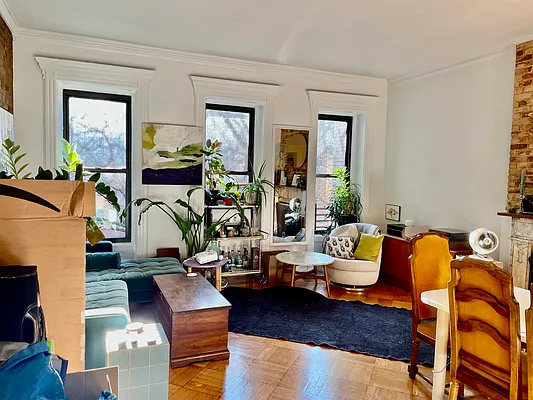 Rented by R New York | media 4