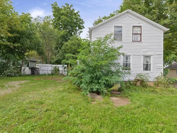 138 N George St, Whitewater, WI 53190