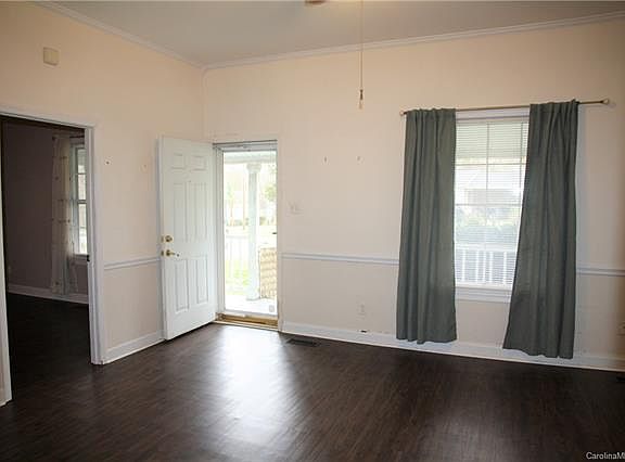 2nd image of 610 Noles Dr