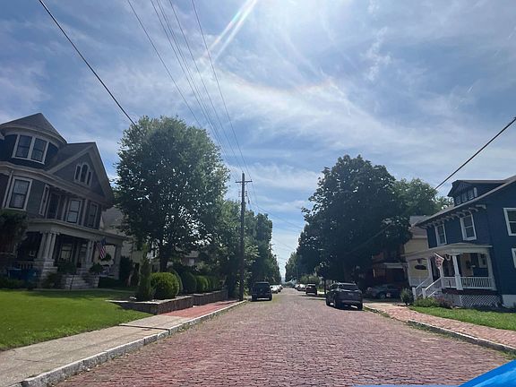 4th image of 419 Bluff St