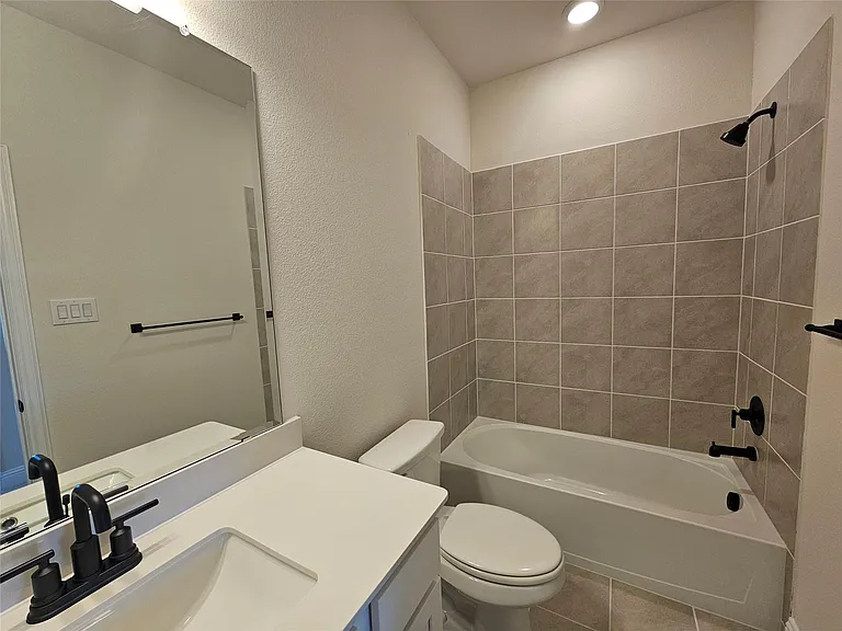 7933 Sunset Blvd — Photo 12