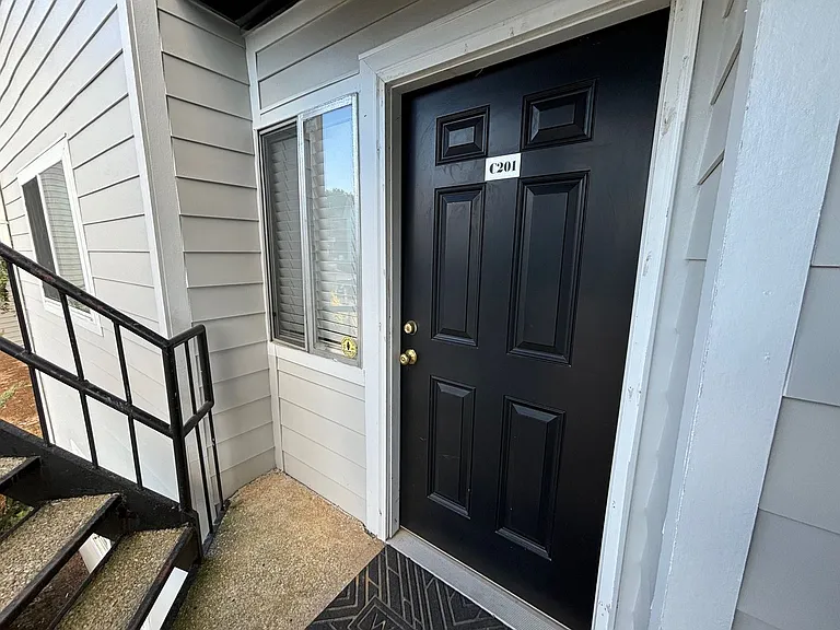 559 W Glenn Ave #C201 — Photo 2