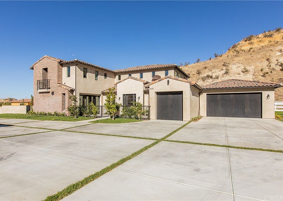 1st image of 16101 Live Oak Cir