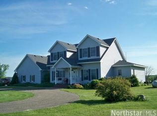 25310 Olinda Trl, Lindstrom, MN 55045