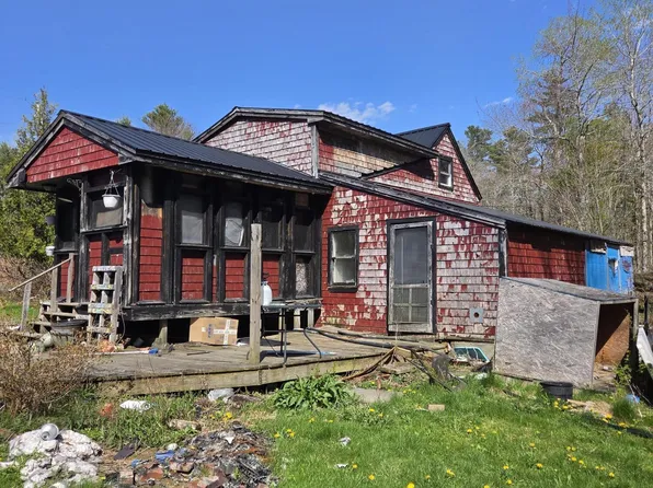 4 Bowen Road, Searsport, ME 04974