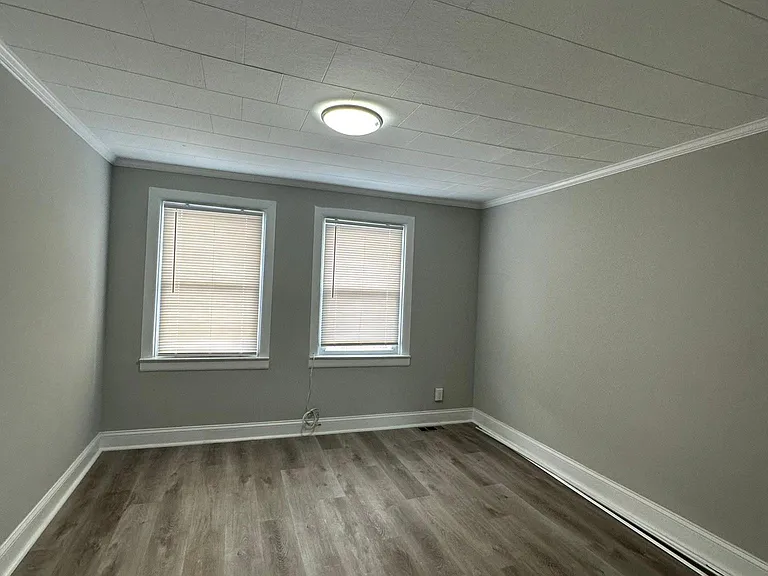 112 S Durham St — Photo 10