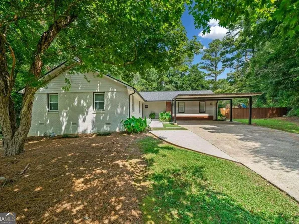 188 Greenbriar Ct SE, Conyers, GA 30094