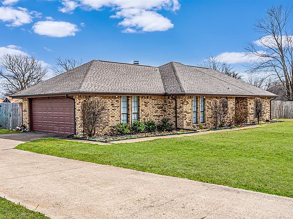 4th image of 108 Cole Rd