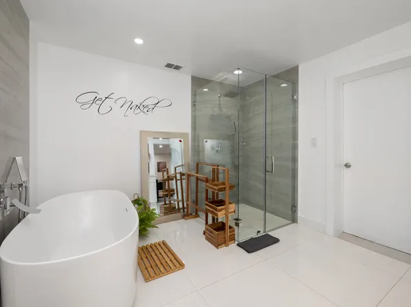 381 SE 5th Ct, Pompano Beach, FL 33060