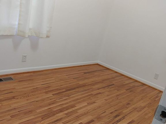 Front bedroom 9.6 ft x 13.3 ft