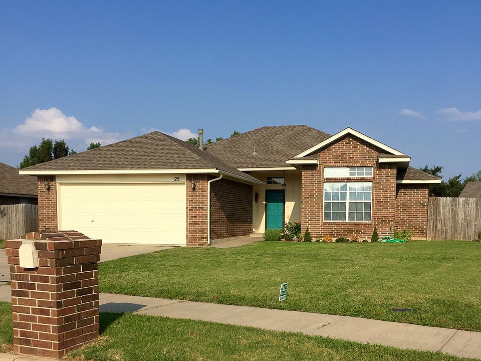 1st image of 25 Woodgate Dr