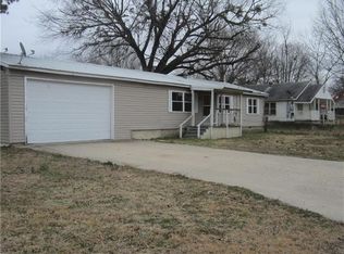 708 NE 4th St, Stigler, OK 74462