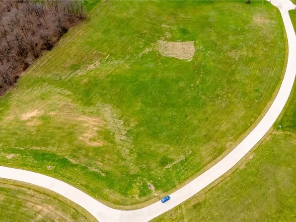 Oldefield Dr, Saint Clairsville, OH 43950