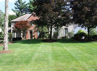 7 Cinnamon Ln, Halfmoon, NY 12065