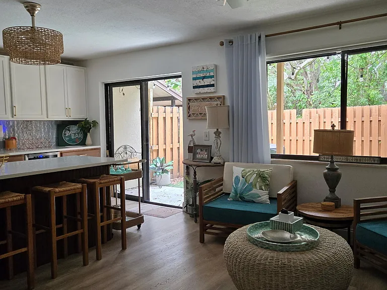 8761 Ilex Ct — Photo 10