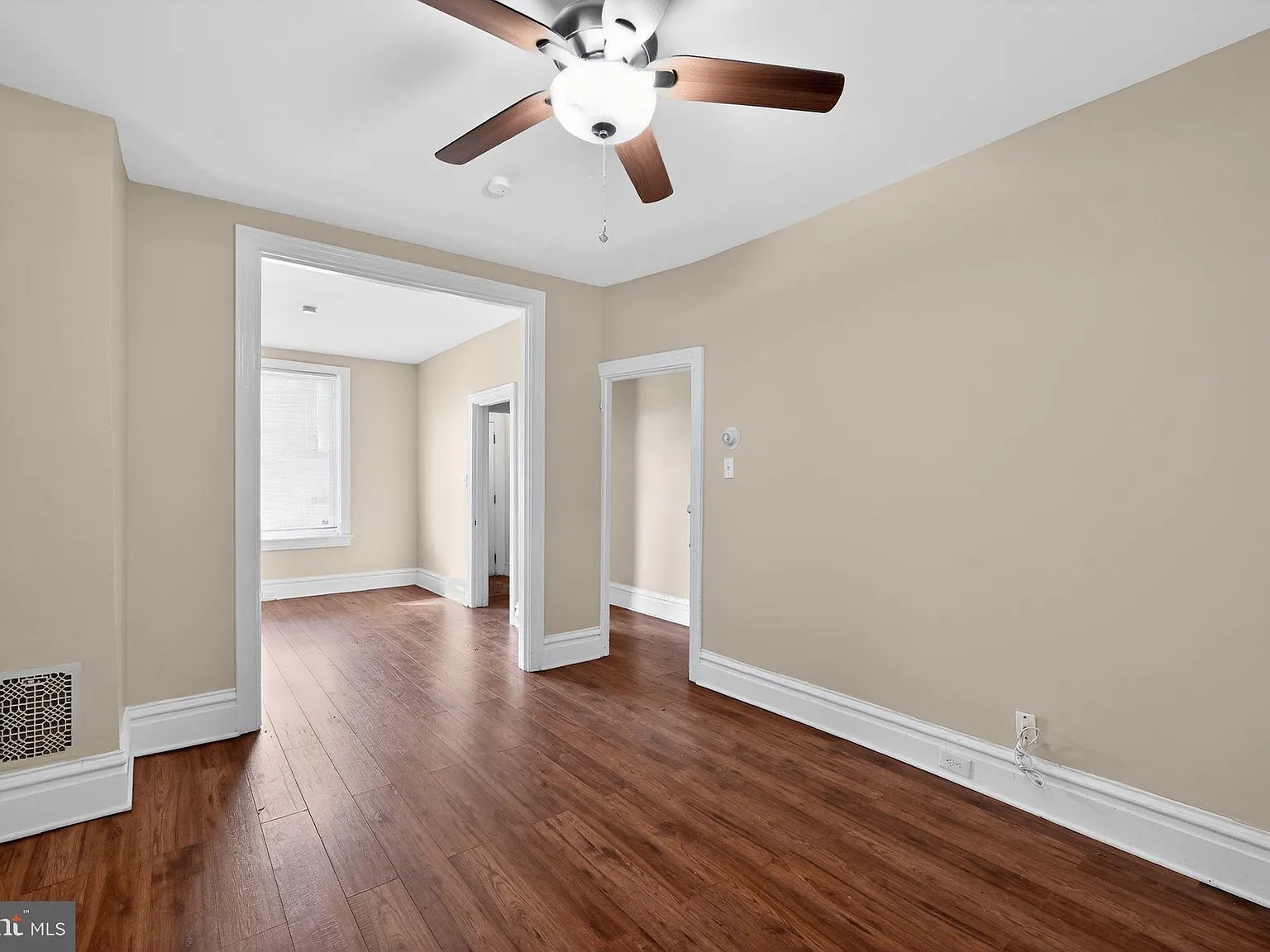 5 bed, 1.0 bath, 1942 sqft, $1,690 — Photo 4