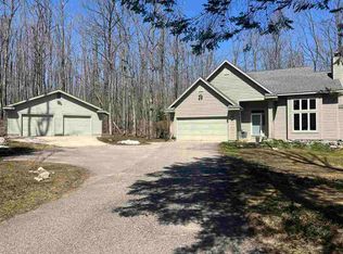 6019 & 6037 Forest Ridge Ln, Harbor Springs, MI 49740