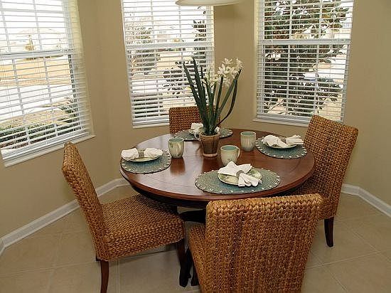 WH5P2606BS-breakfast-nook