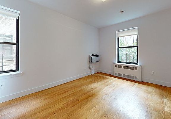 3rd image of 10 W 65th St #4P