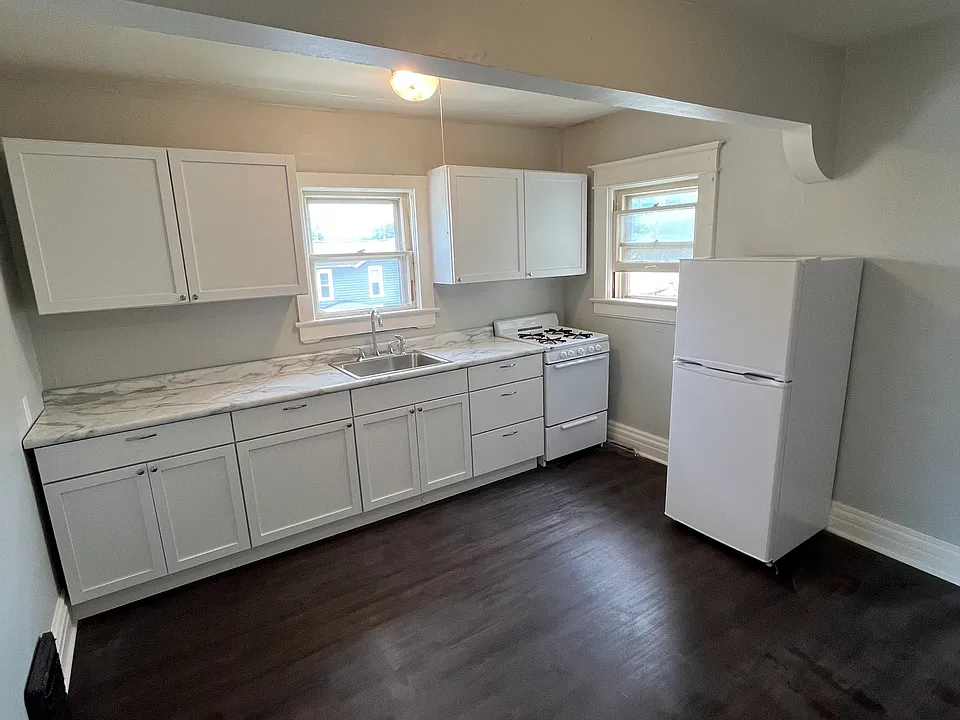 252 Michigan Ave #4