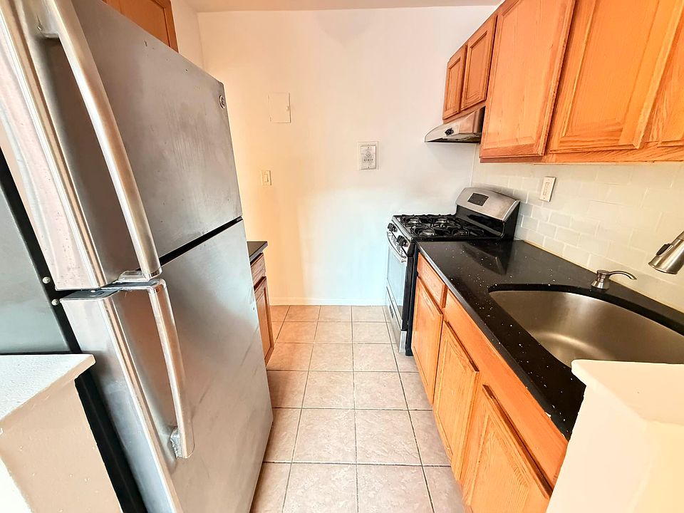 1st image of 14202 84th Dr #4M