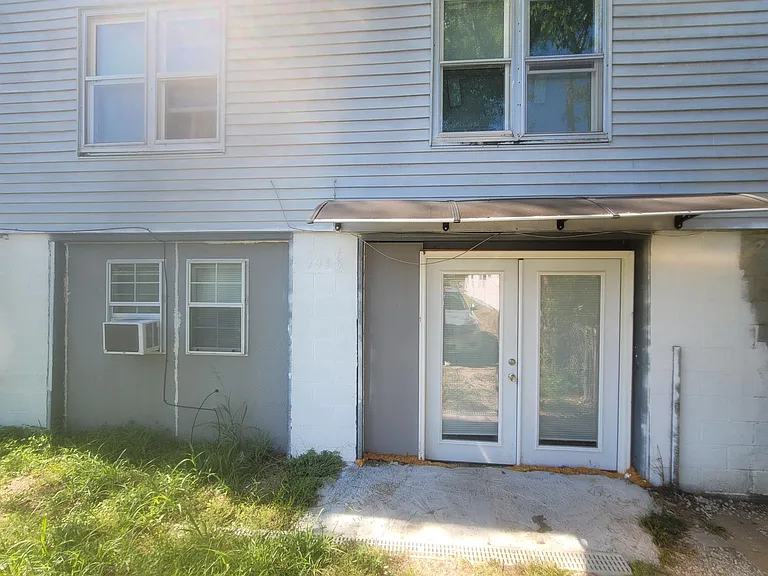 704 1/2 S Oak St #A — Photo 8