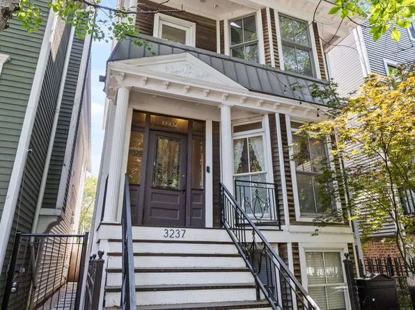 3237 N Hoyne Ave #1, Chicago, IL 60618
