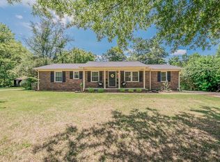 65 Oak St, Lexington, TN 38351