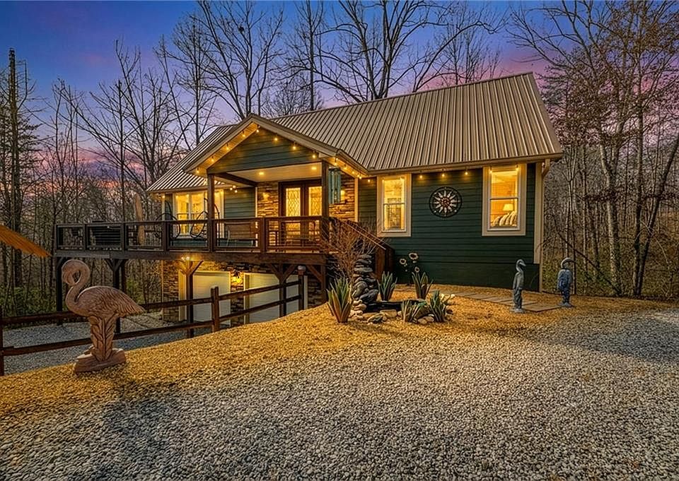 1st image of 195 Skunk Hollow Rd