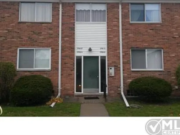 29608 Hoover Rd, Warren, MI 48093