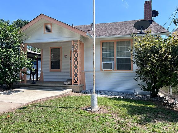 2nd image of 830 W Russell Pl