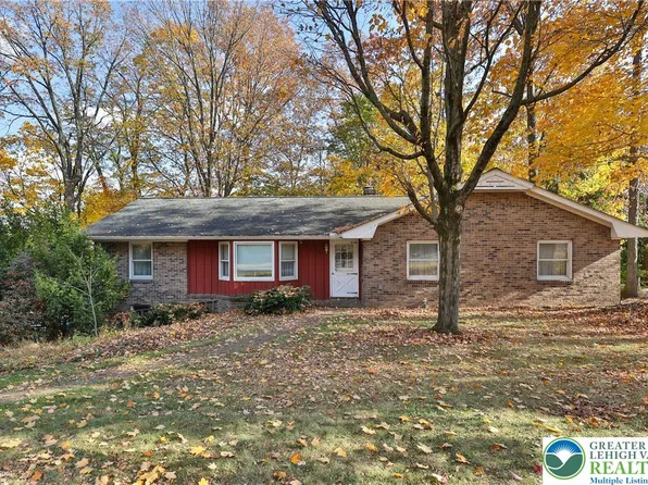 166 Forest Dr, Nazareth, PA 18064