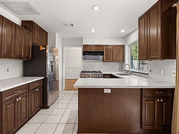 4th image of 3211 Double Lake Dr