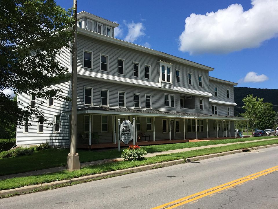 24 Main St Stamford NY Zillow