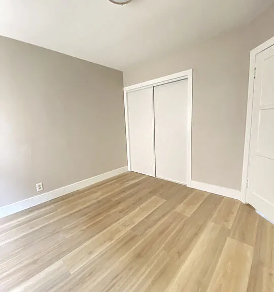 2620 S Barrington Ave — Photo 16