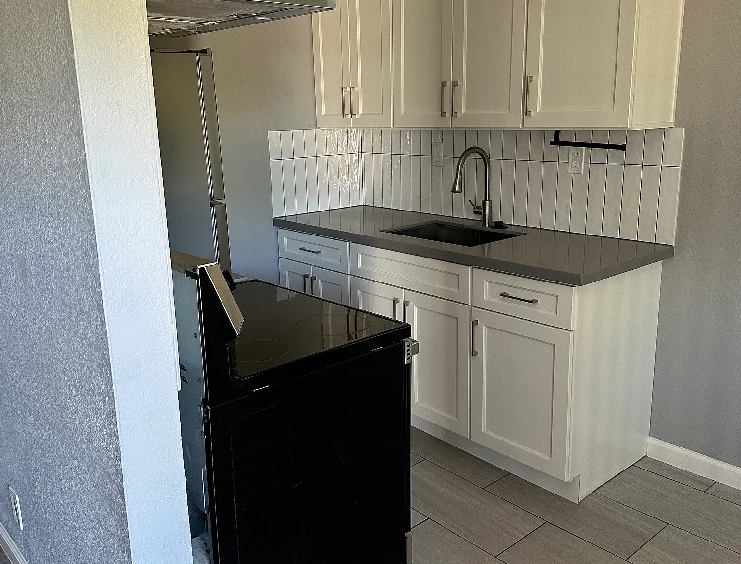 2 bed, $2,400 — Photo 4