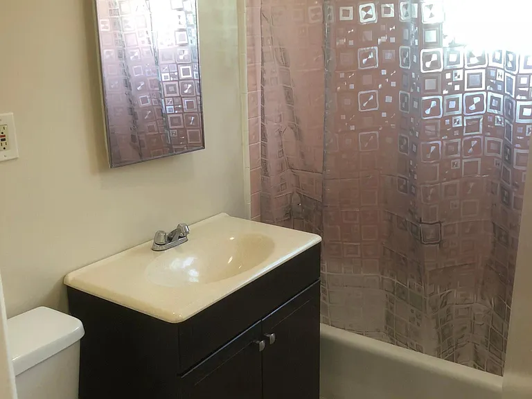 5506 W Adams Blvd #7 — Photo 4