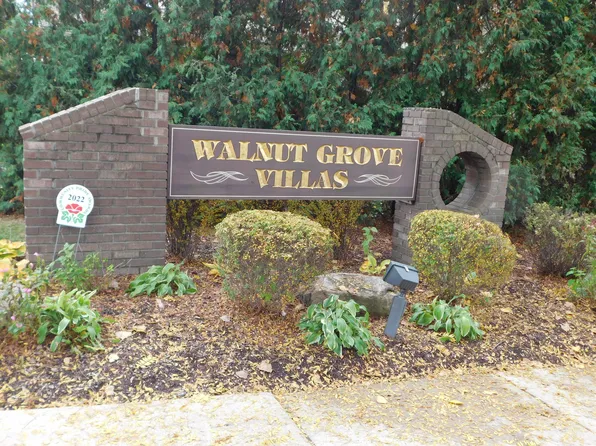 28913 Walnut Grove Ln, Southfield, MI 48034