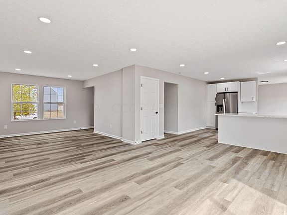 5th image of 42 River Ct