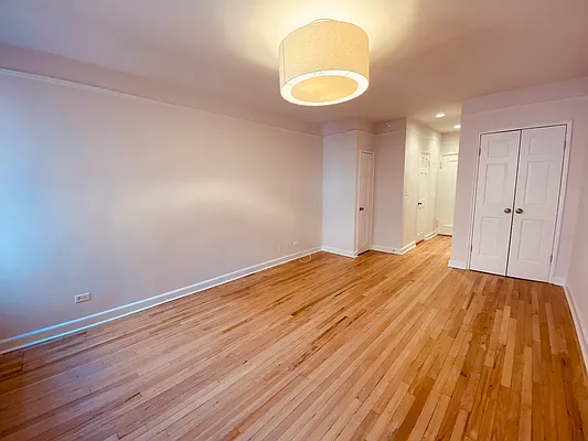 Rented by Metropolis Real Estate of Manhattan | media 6