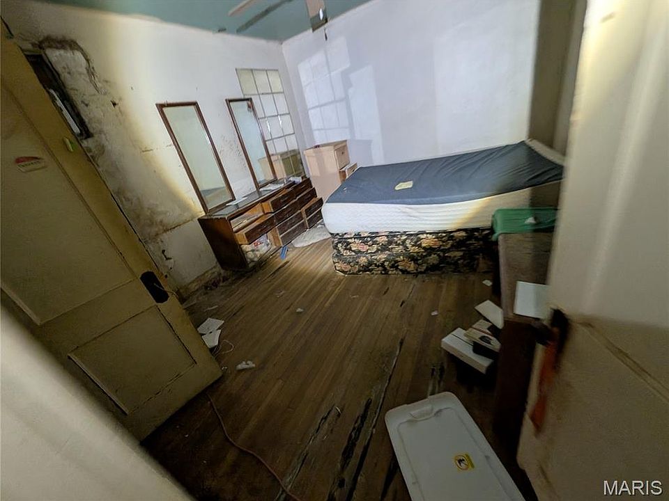 10th image of 5452 W Florissant Ave