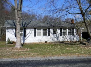 1232 Dry Rd, Speedwell, VA 24374