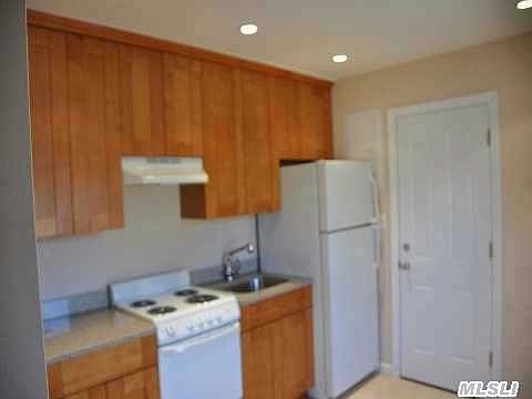 2nd image of 14 Clay Ln